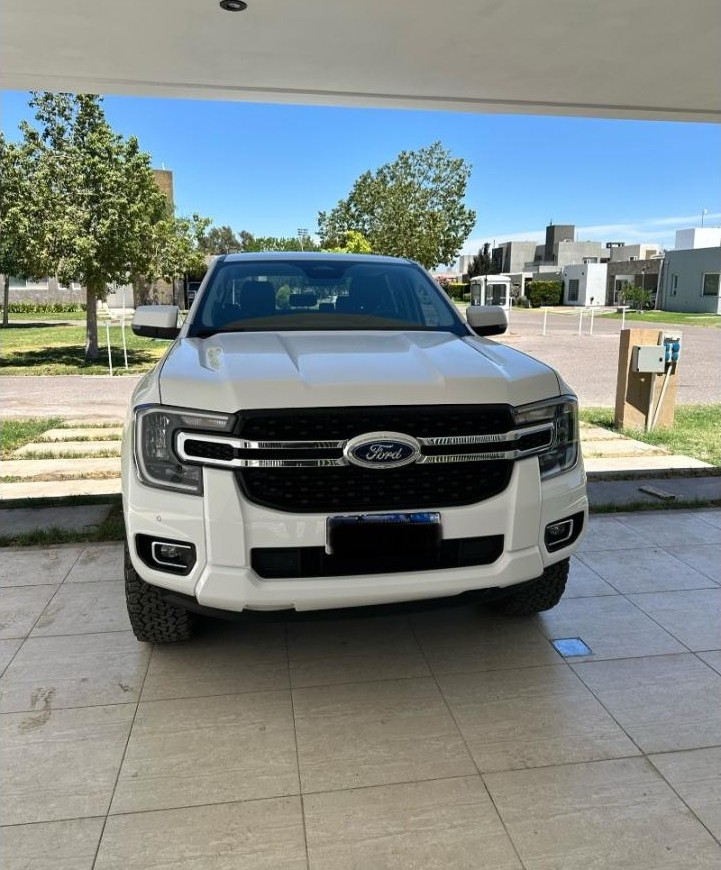 Ford Ranger Xlt 4x4 10 At 2023. Impecable