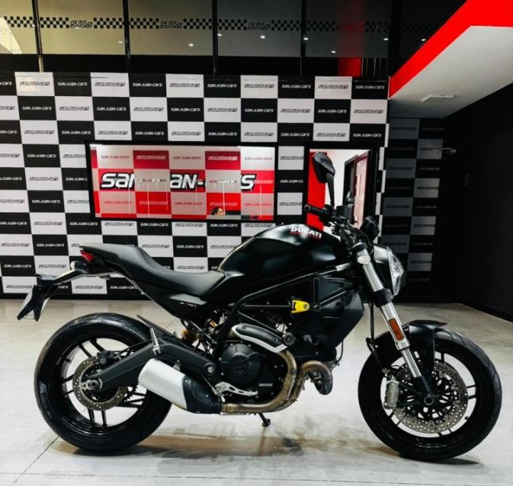 Ducati Monster 797, Año 2017, Solo 3000 Km Impecable