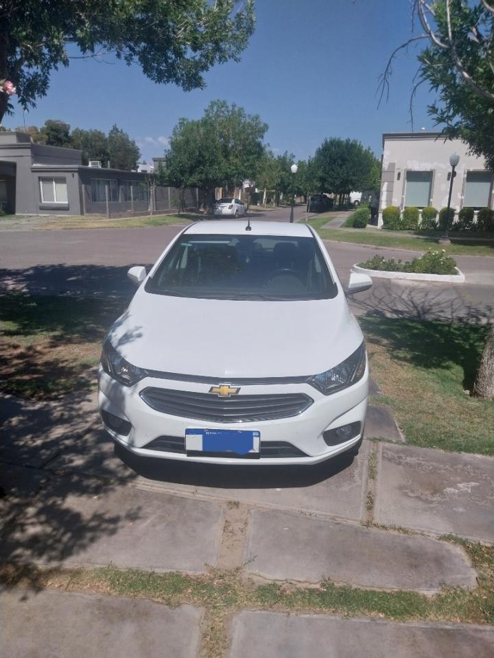 Chevrolet Onix Ltz 1.4  2017 - At.  85000 Km Excelente Estado.