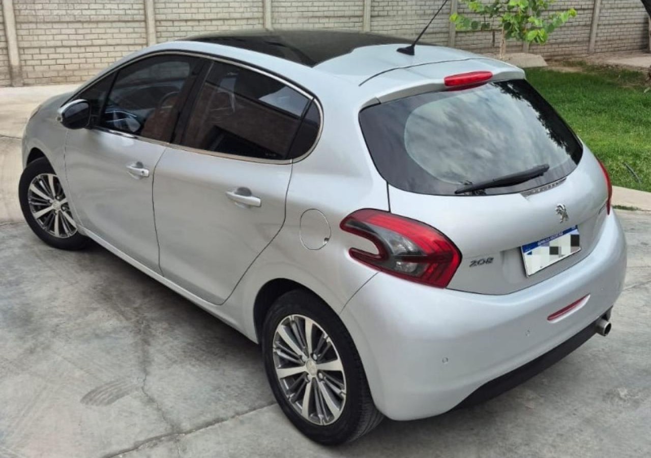 Peugeot 208 Feline 1.6 5p 2017