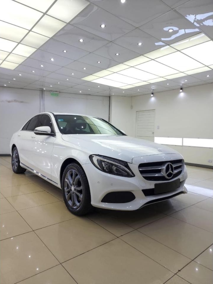 Mercedes Benz Clase C 250 Impecable 2017