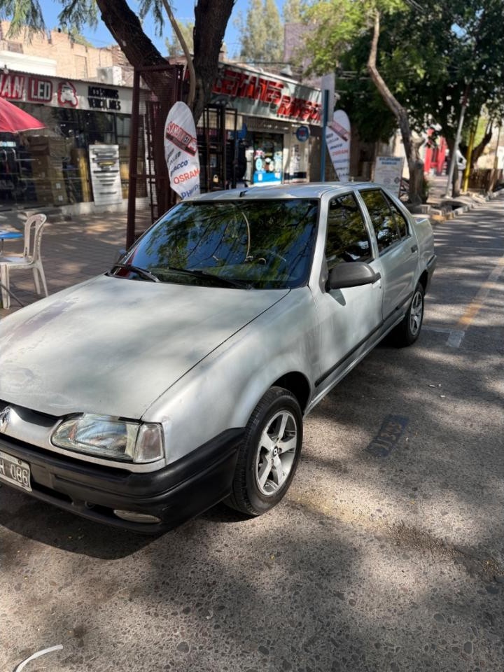 Renault 19 Red 1.9