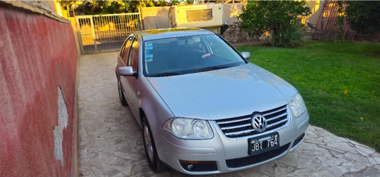 Volkswagen Bora 2.0 2010
