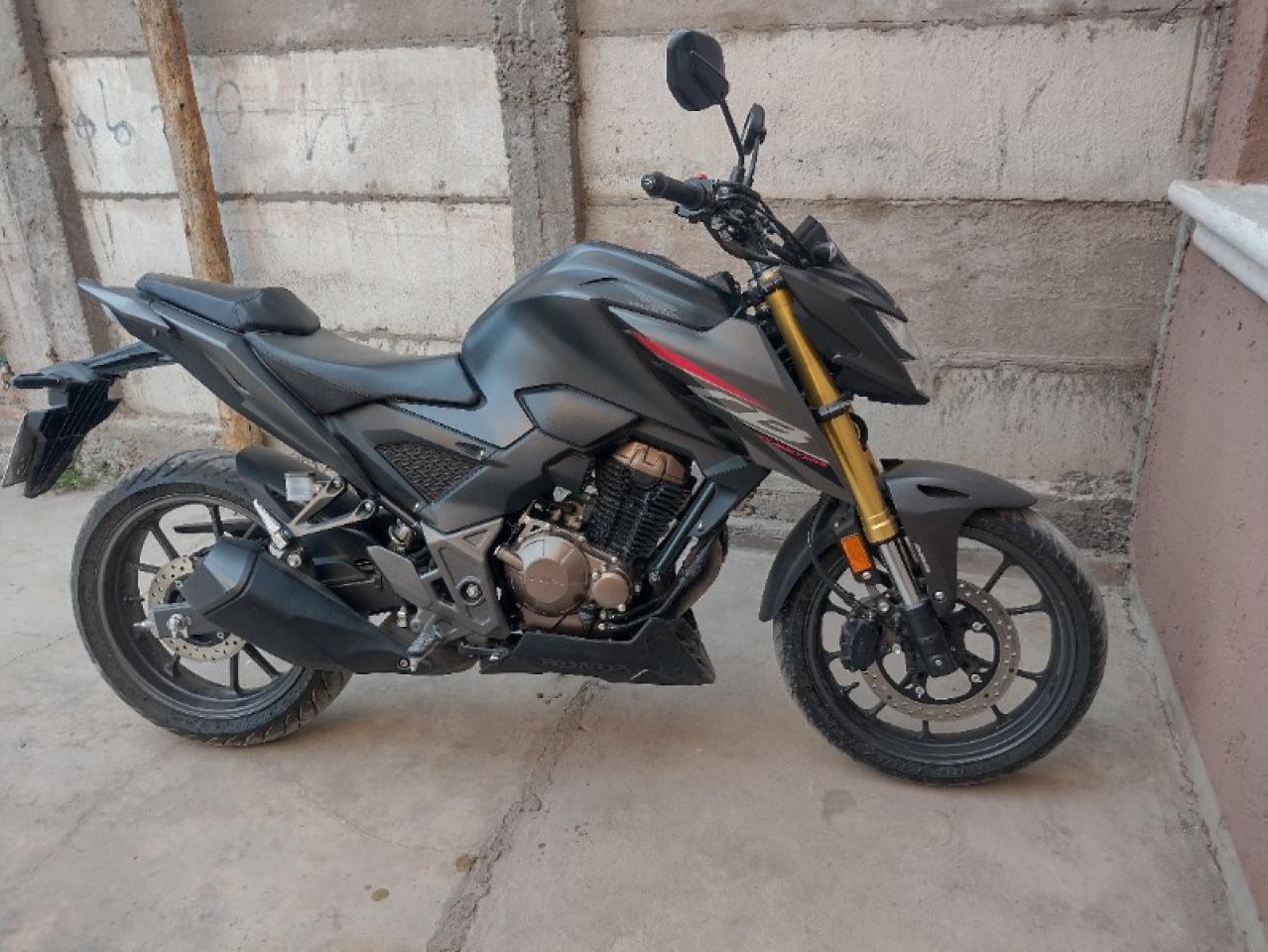 Honda Cb 300 F /23