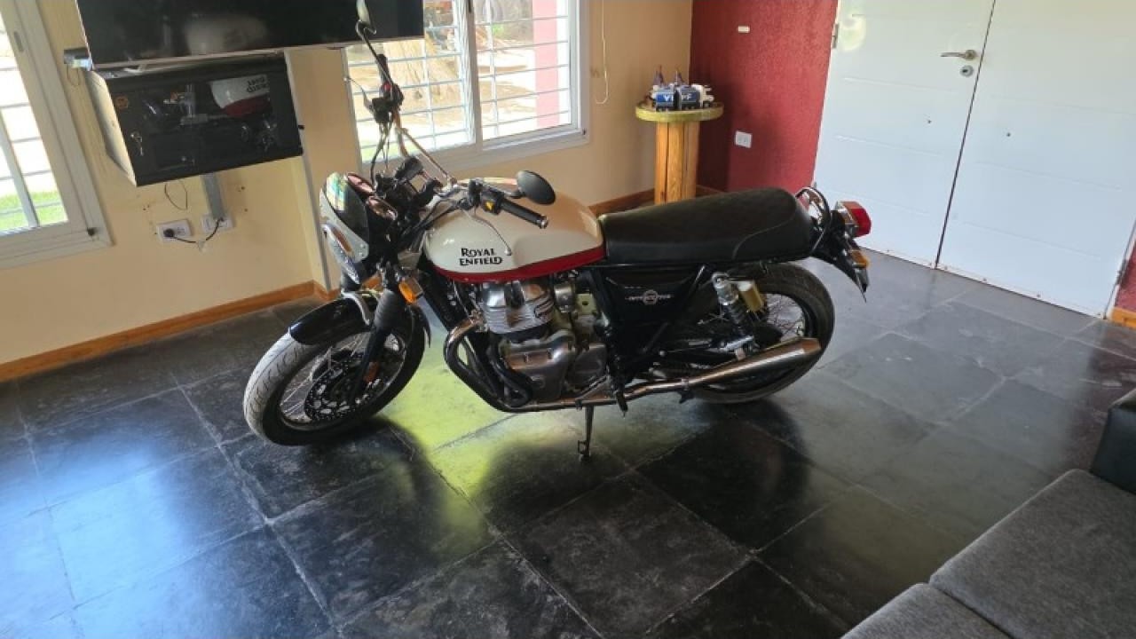 Moto Royal Enfield Interceptor 650