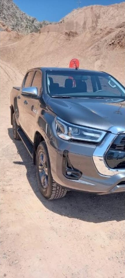 Toyota Hilux Srv 4x2 2.8 2023 Nueva. 11mil Km