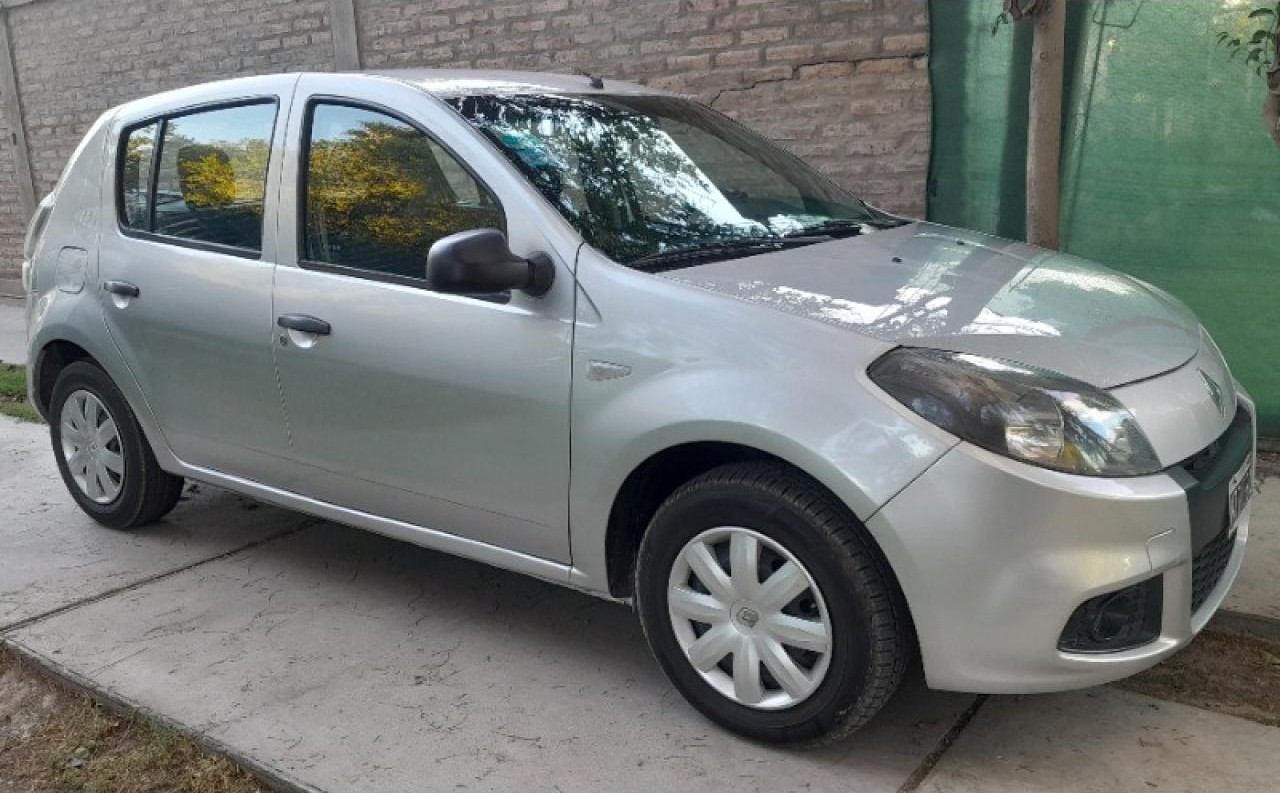 Renault Sandero 1.6 Mod 2014 Impecable Con Gnc Recibo Permuta (moto O Vehiculo)- Financio En Cuotas Fijas