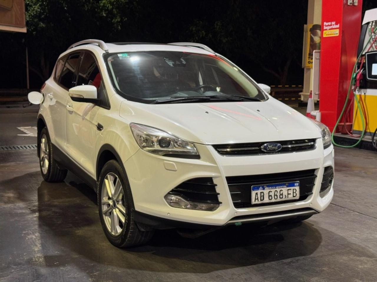 Ford Kuga Titanium 2.0 - Awd (tracción 4 Ruedas) - 2017 - 93.000kms