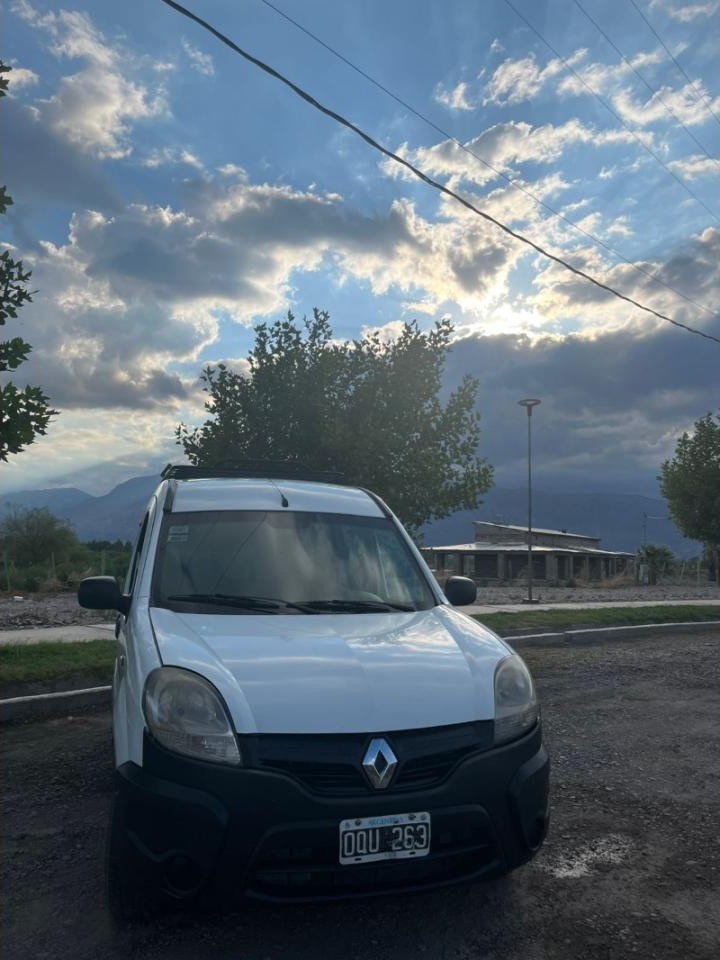 Renault Kangoo Confort 5 Asientos Nafta 2015