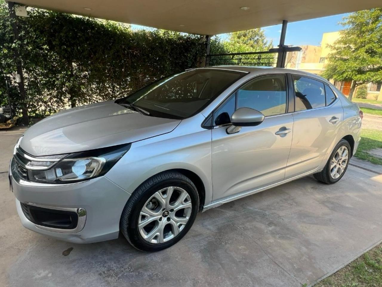 Citroen C4 Lounge Hdi 115 Feel Pack  2018  Muy Buen Estado