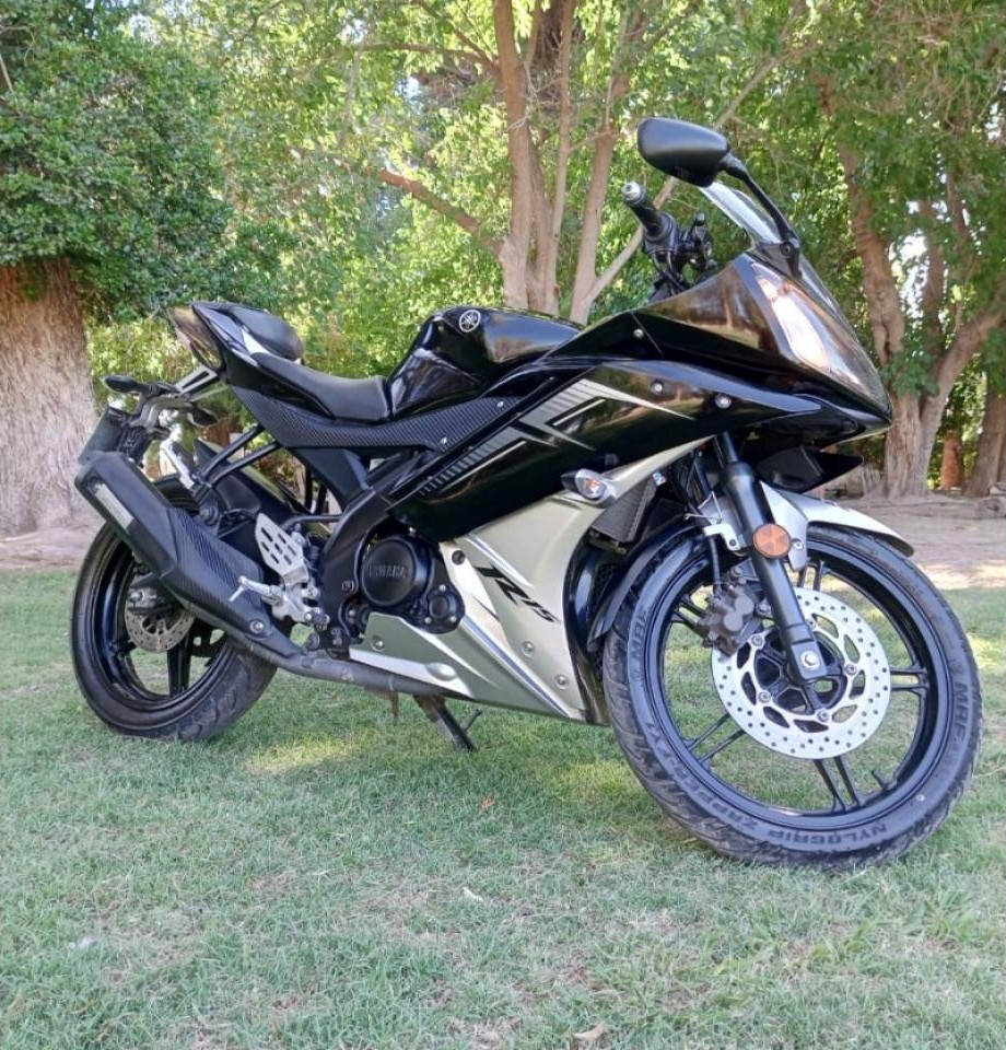Yamaha R15 Impecable