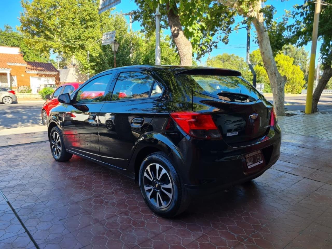 Chevrolet Onix Ltz 2013