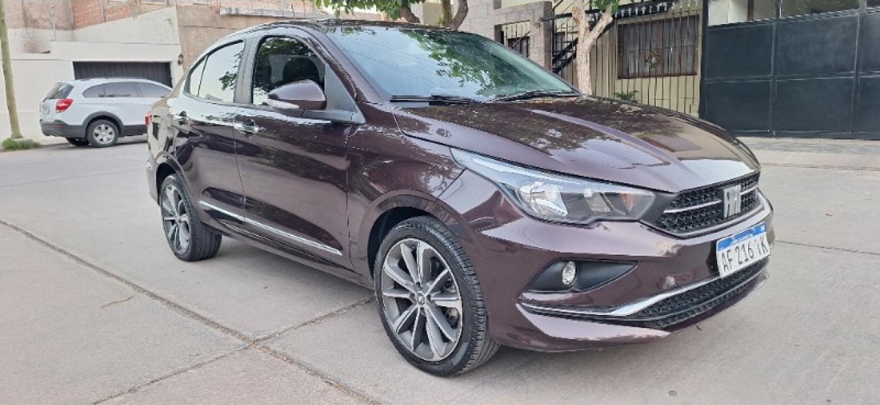 Fiat Cronos 1.8 Precision At