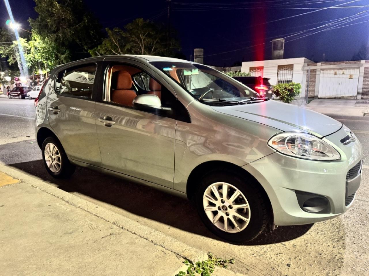 Fiat Palio Attractive Top 1.4 2017 Única Mano