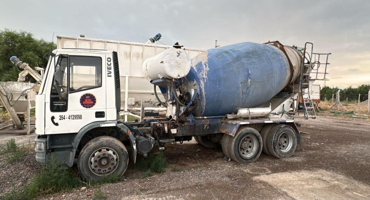 Camión Mixer Iveco 6x4 260-25e Año 2012