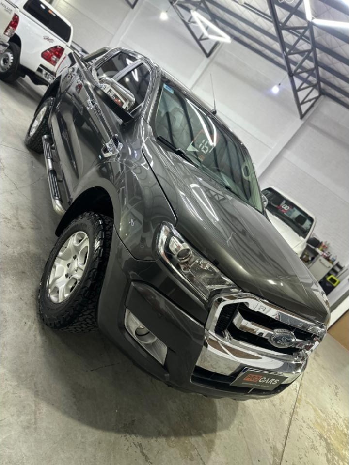 V . E . N . D . I . D . O