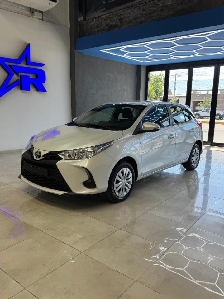 Toyota Yaris Xs 1.5 Cvt (0km) Financiación Disponible