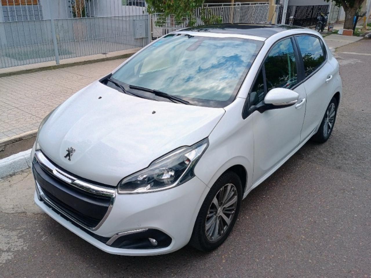 Vendo/permuto/ Peugeot 208 Feline 2019/ única Dueña