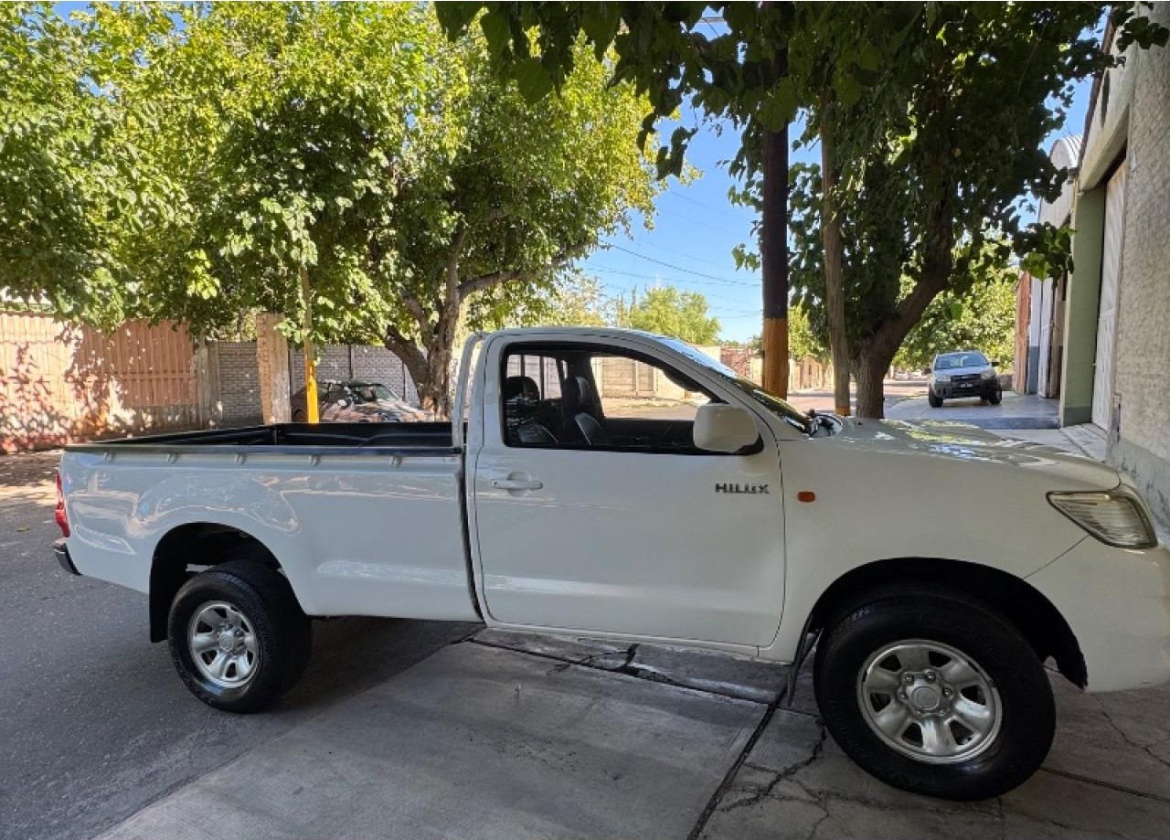 Toyota Hilux 4x2 Cabina Simple Dx Pack 2.5 Tdi