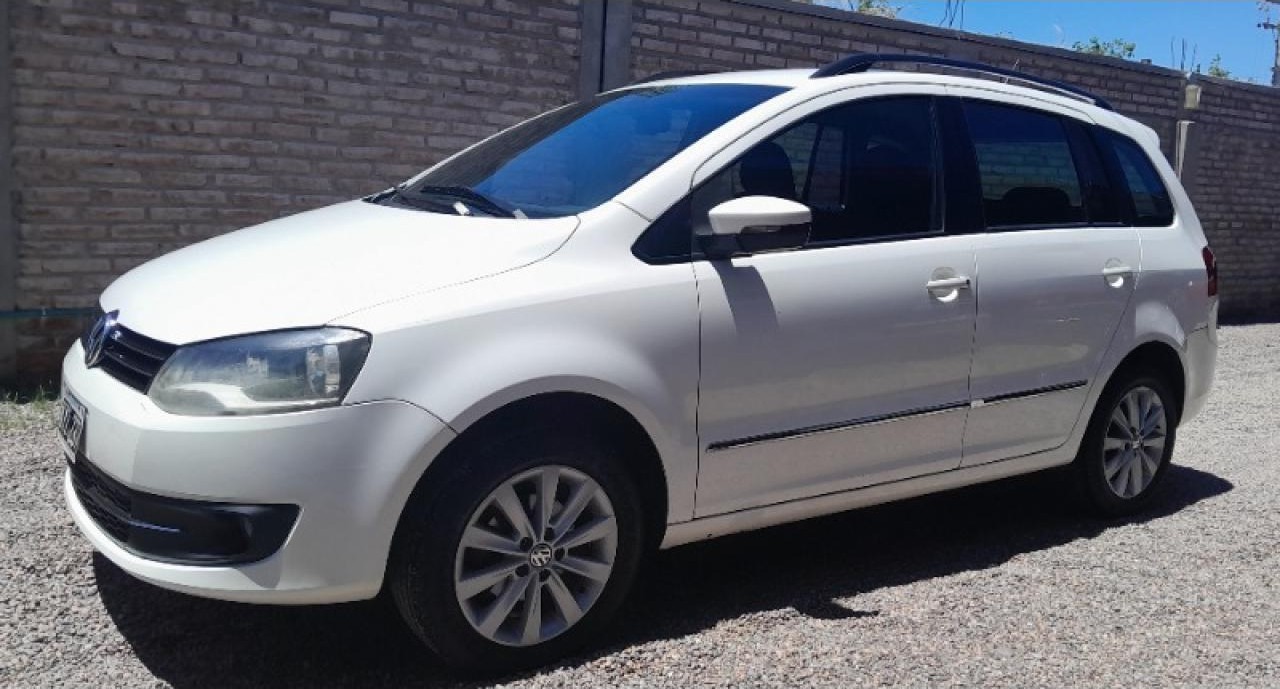 Volkswagen Suran 2012 Nafta