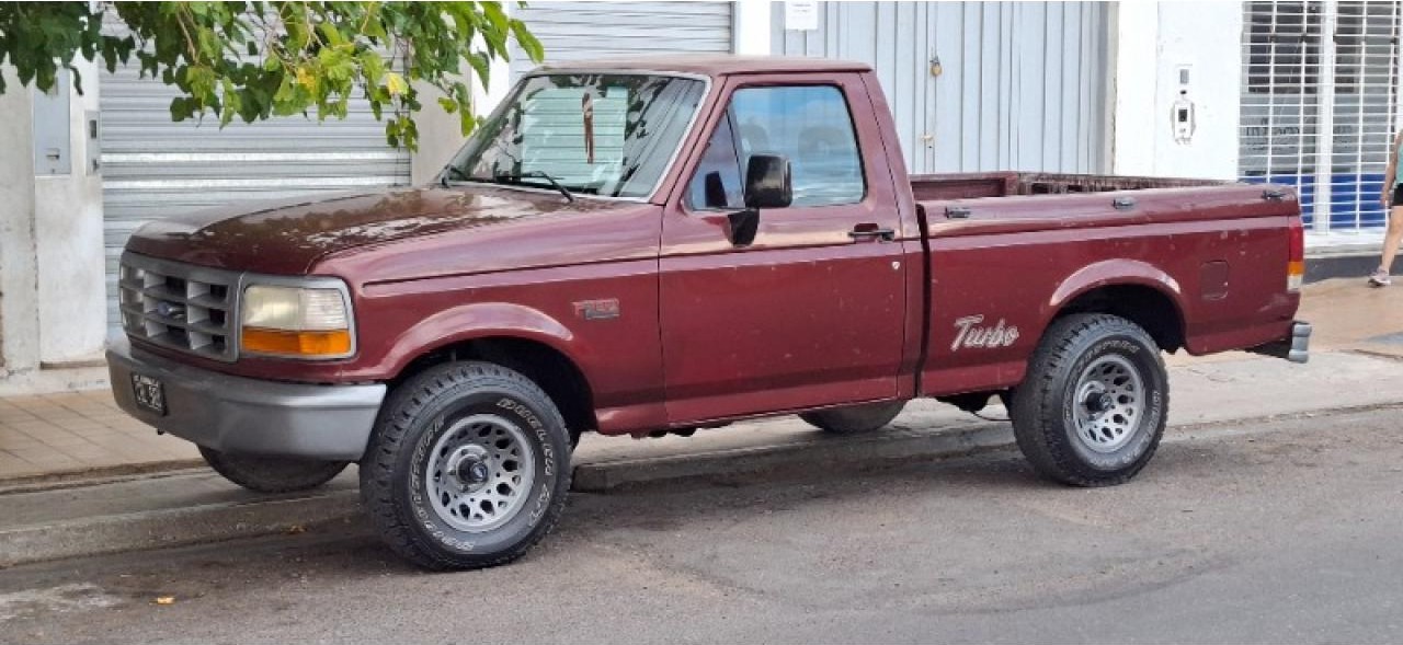Ford F100 Xl 1998. Permuto