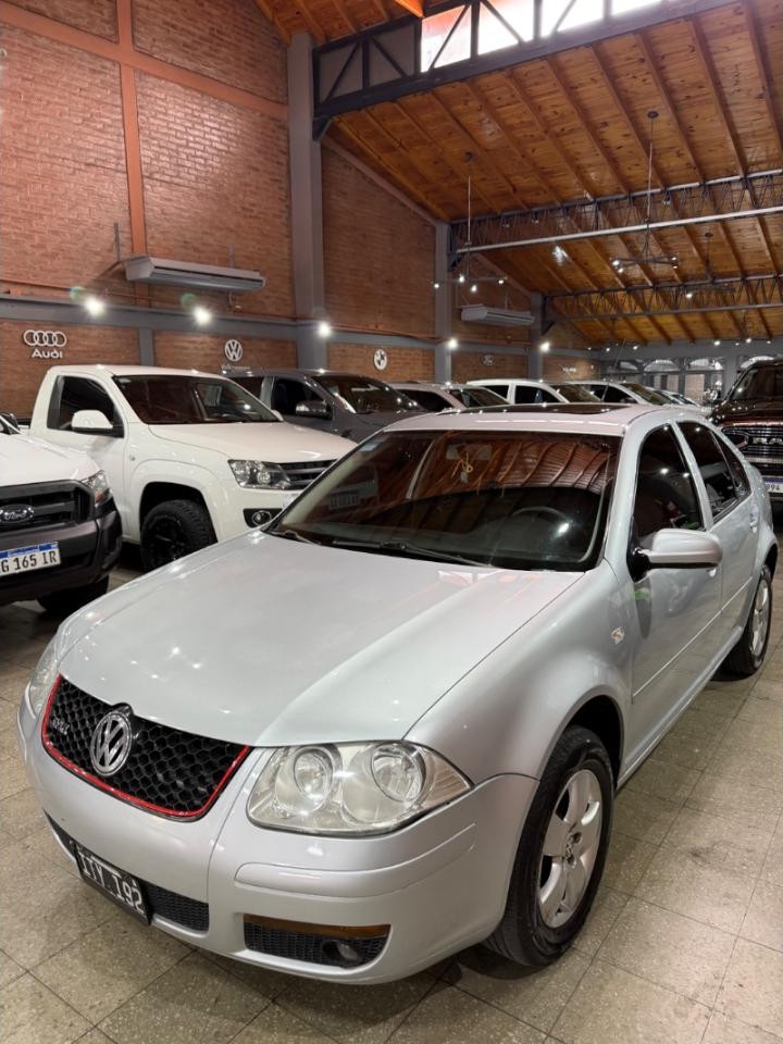 Volksagen Bora 2.0 Mpi 2010