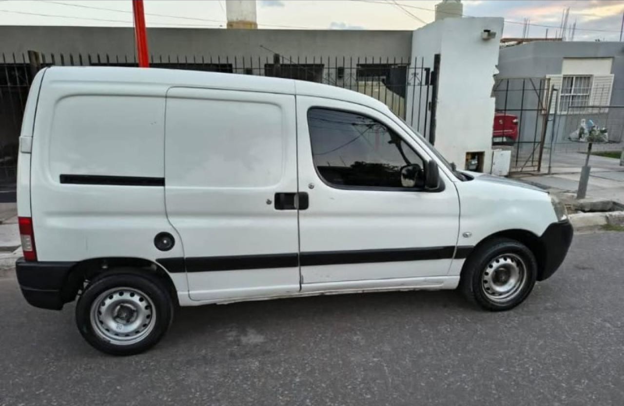 Peugeot Partner 2013 Con Contrato De Trabajo.. 12.500.000.escucho Oferta