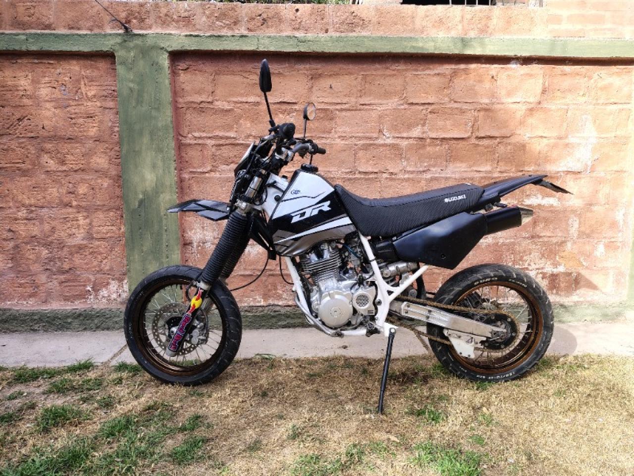 Suzuki Dr 250