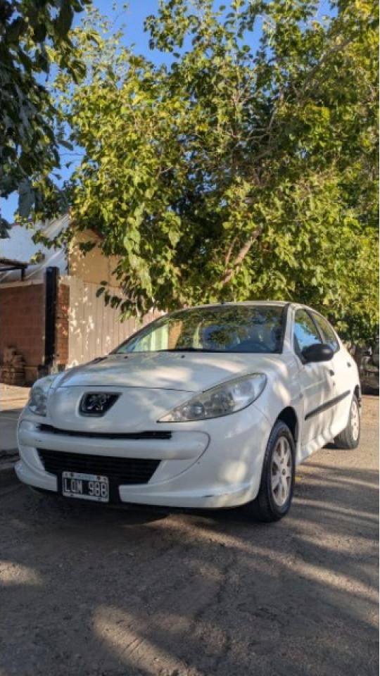 Peugeot 207 Compact 2012