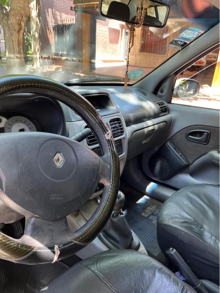 Renault Clio 2 -  2007 Con Aire Acondicionado Levanta Cristales Electrico