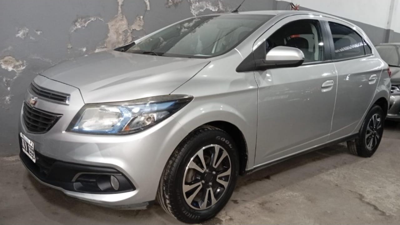 Chevrolet Onix Ltz Financio. Permuto. Tarjetas