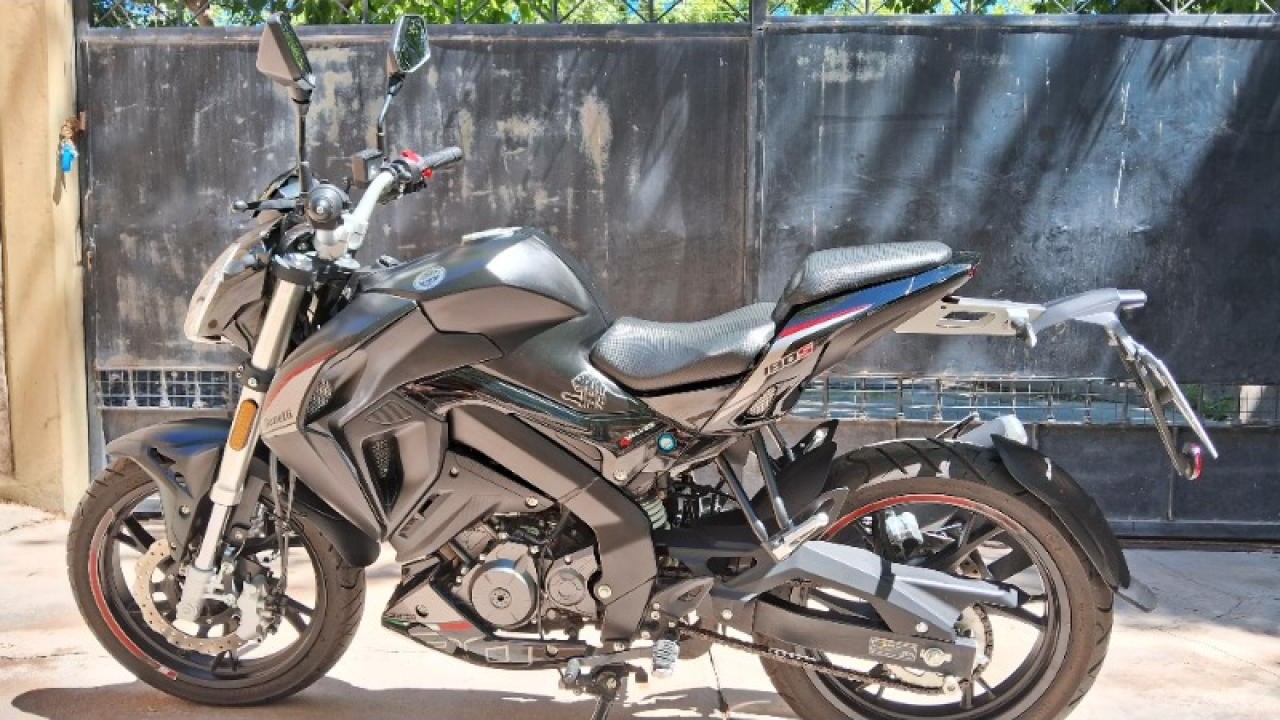 Benelli 180 S 2025