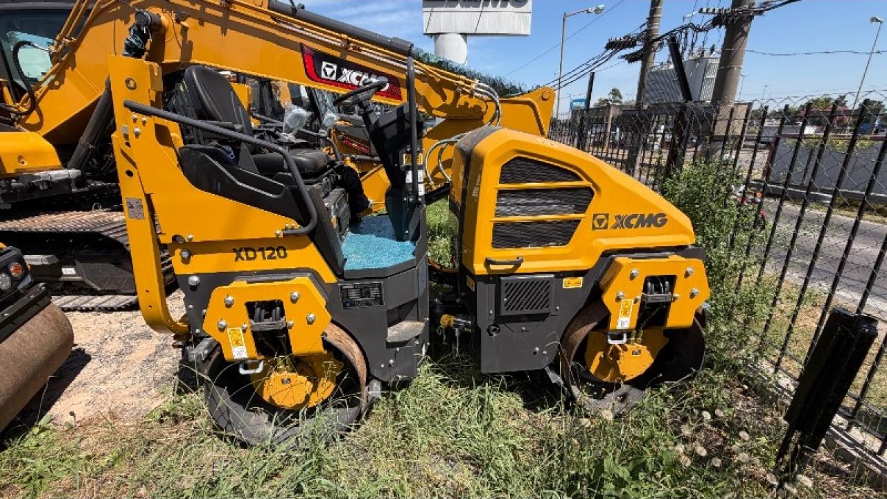 Compactador Vibratorio Xcmg Modelo Xd120 2.900 Kg  - Kubota 35 Hp