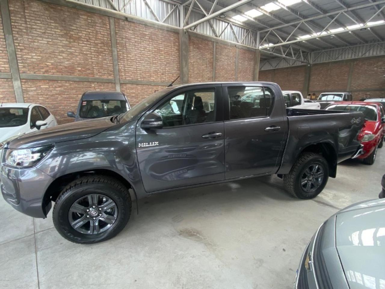Toyota Ok Hilux L/24 Sr 4x4 2.8 Mt 6