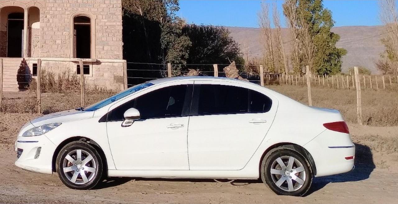 Peugeot  408 Allure 2.0 Naftero, 2013