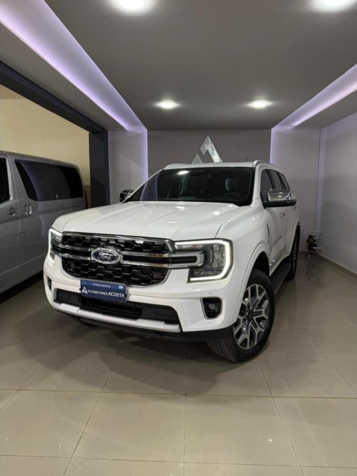 Ford Everest Titanium 2.3 2025 (9.600km)