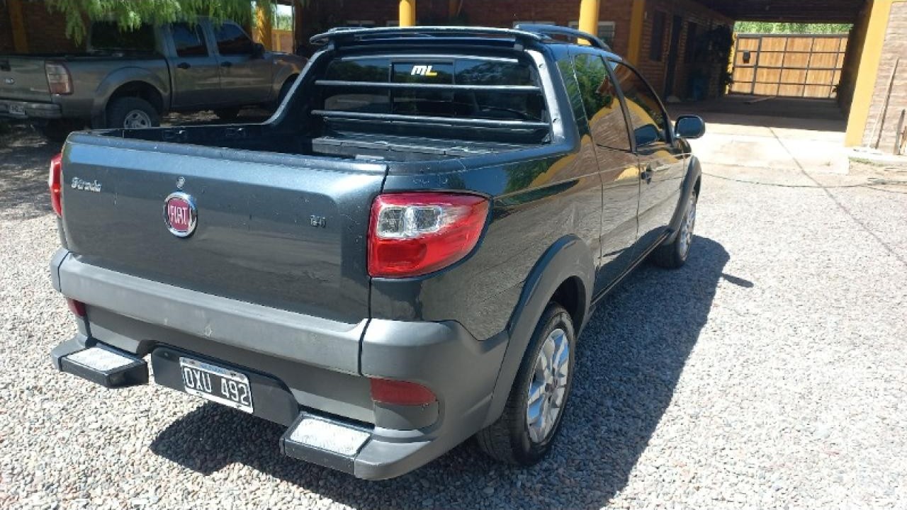 Fiat Strada Working 1.4 2015 Doble Cabina