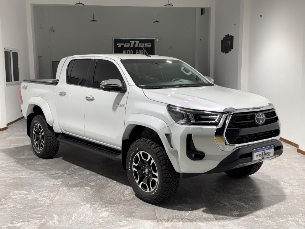 Toyota Hilux Srx 2.8 A/t 204cv 4x4 Año 2024