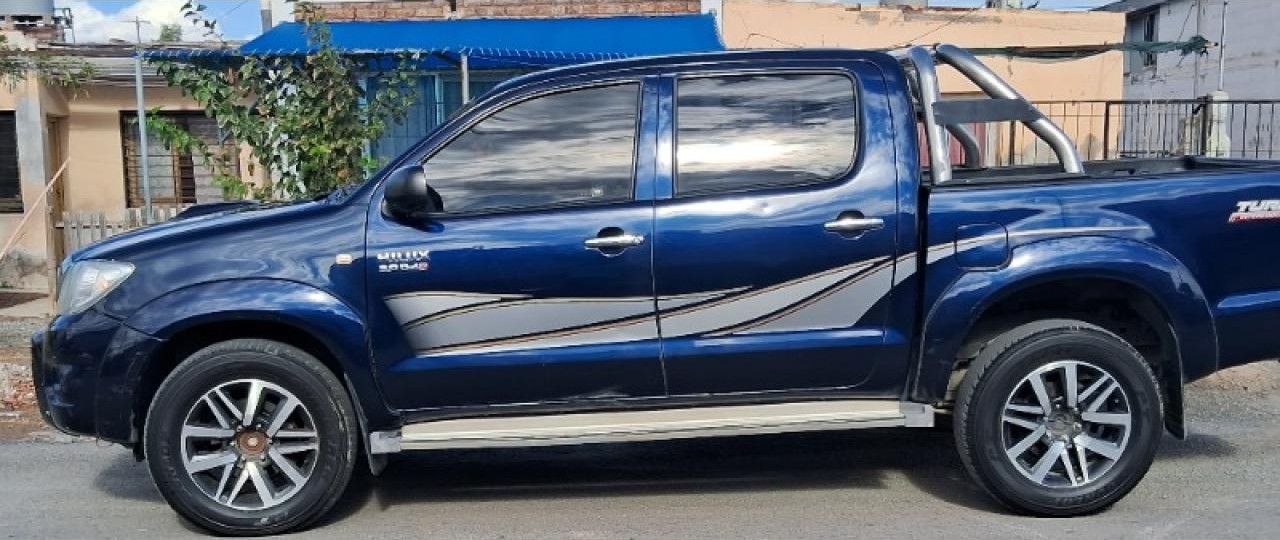 Toyota Hilux Sr 4x2