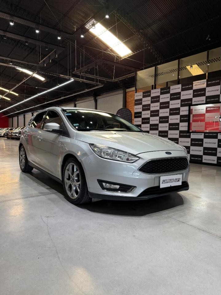 Ford Focus 5p 2.0l Mt Se Plus 2016 49.000km