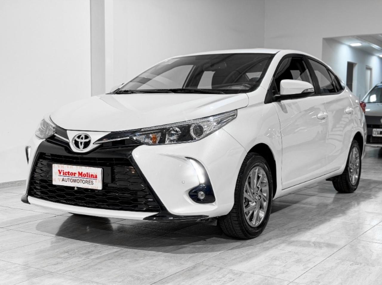 Toyota Yaris 2022 Xls 1.5 1ra Mano 20 Mil Km 4 Ptas