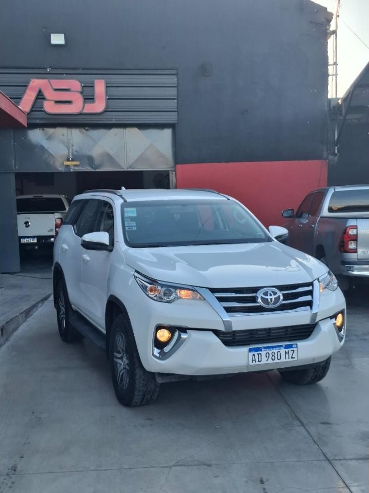 Toyota Hilux Sw4 2.8 Sr 177cv 4x4 At 2020 30000km