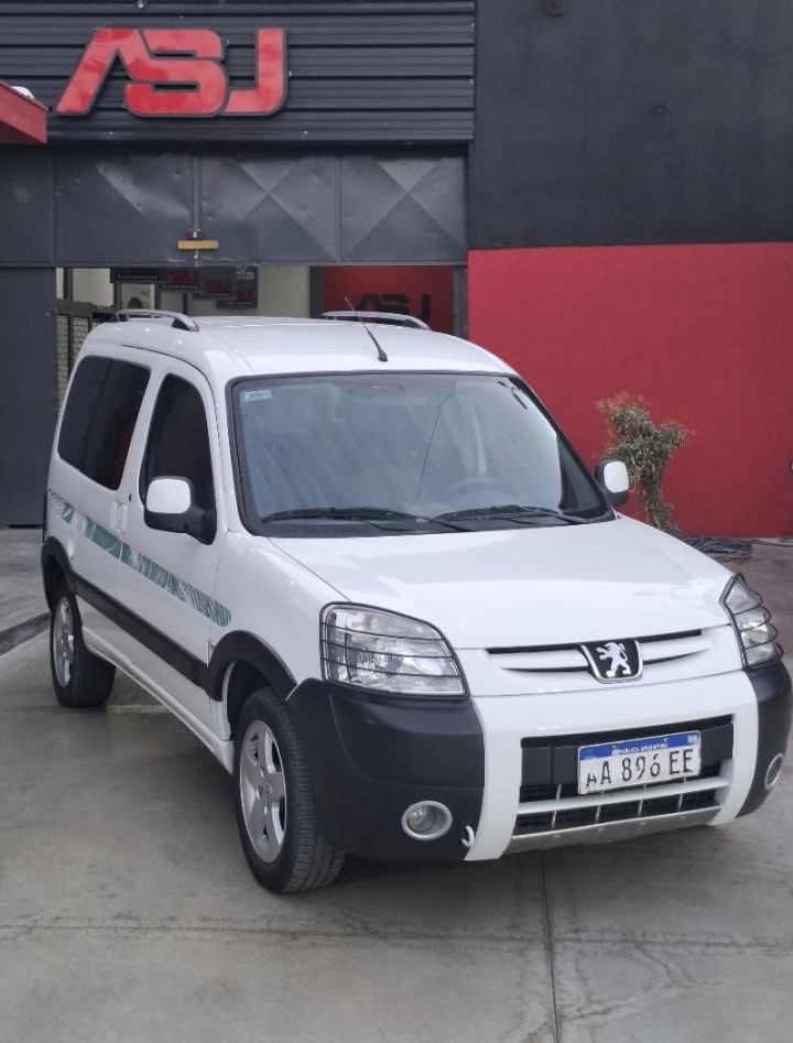 Peugeot Partner Patagónica 1.6 115 Vtc Plus 2017 Impecable
