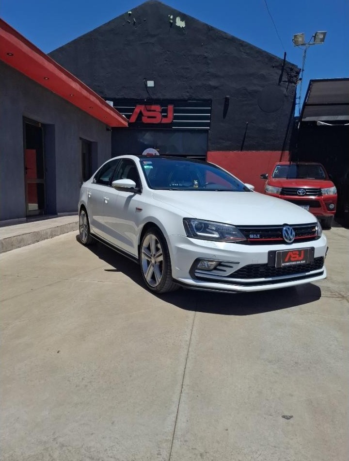 Volkswagen Vento 2.0 Tsi Gli 211cv App Connect + Nav Dsg 2017 Impecable