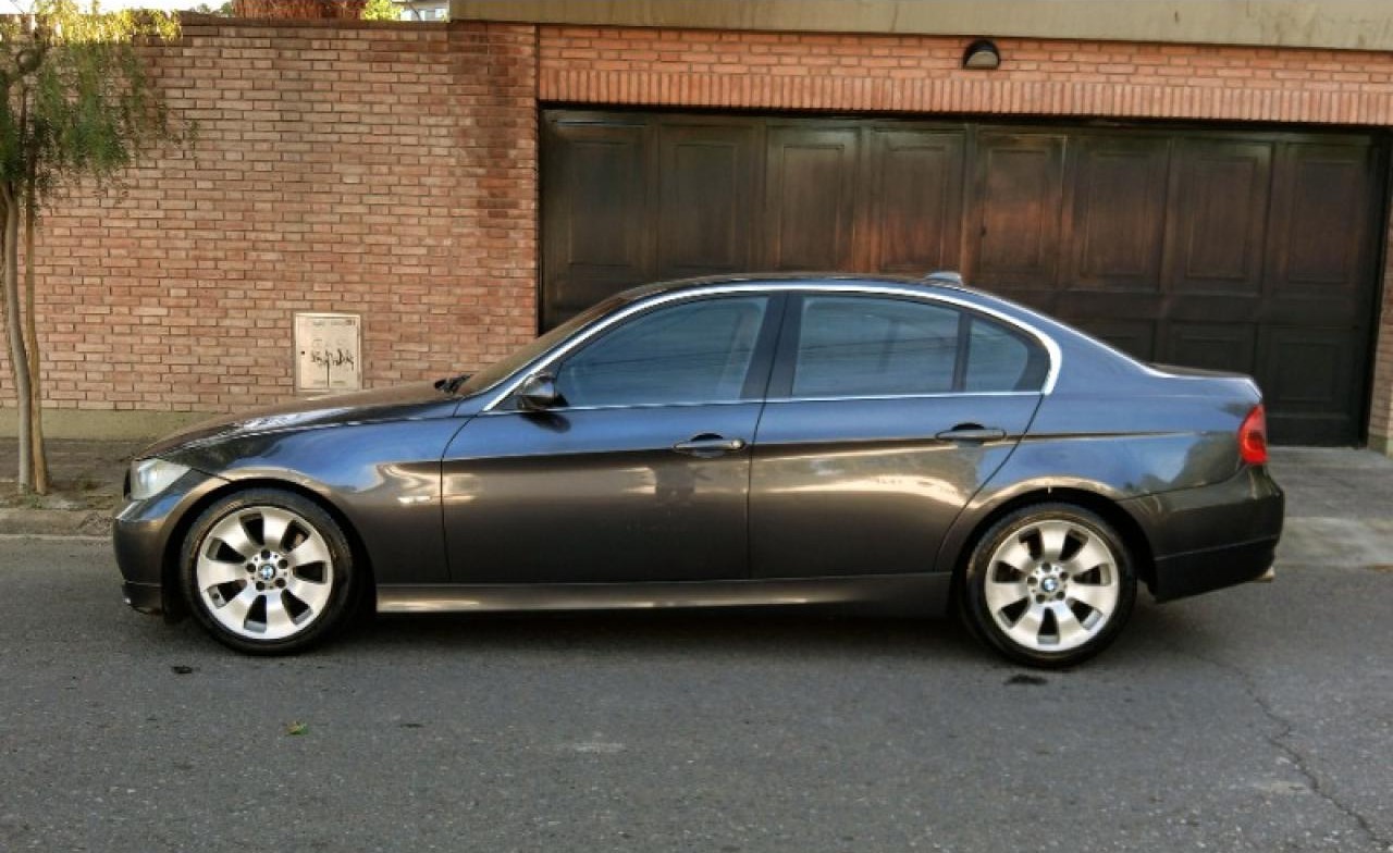 Bmw 323. 2007. Permuto