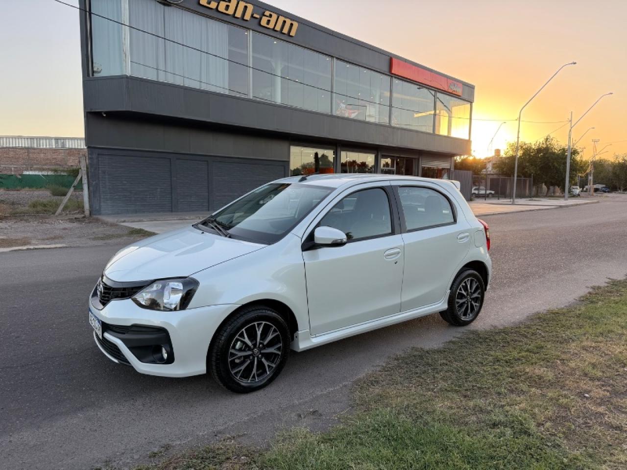 Toyota Etios 2023 Xls Aut  5 Mil Km Igual A Nuevo