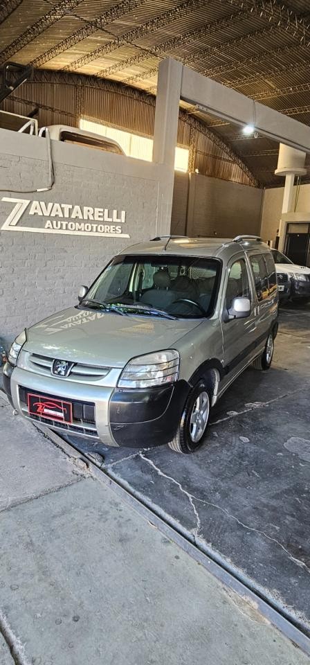 Peugeot Partner Patagonica, 2013