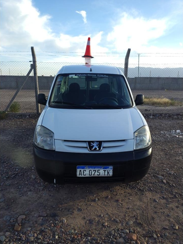 Peugeot Parnet Precen 1.4  Nafta