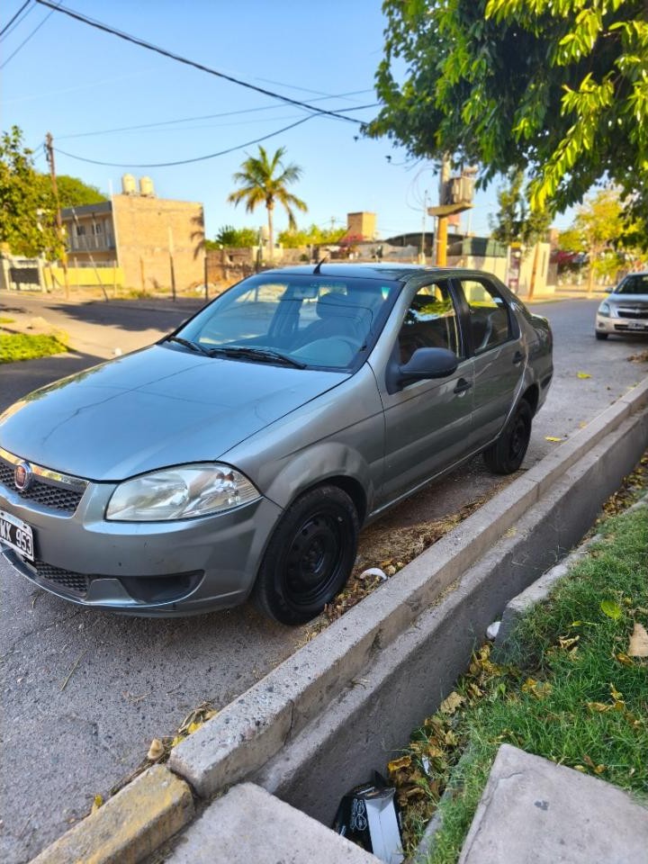 Fiat Siena 1.4 Año 2014  Escucho Ofertas