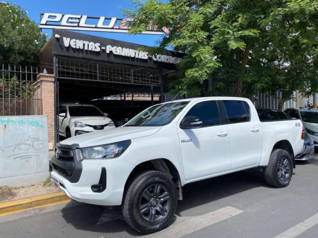 Toyota Hilux Sr 4x4 2023